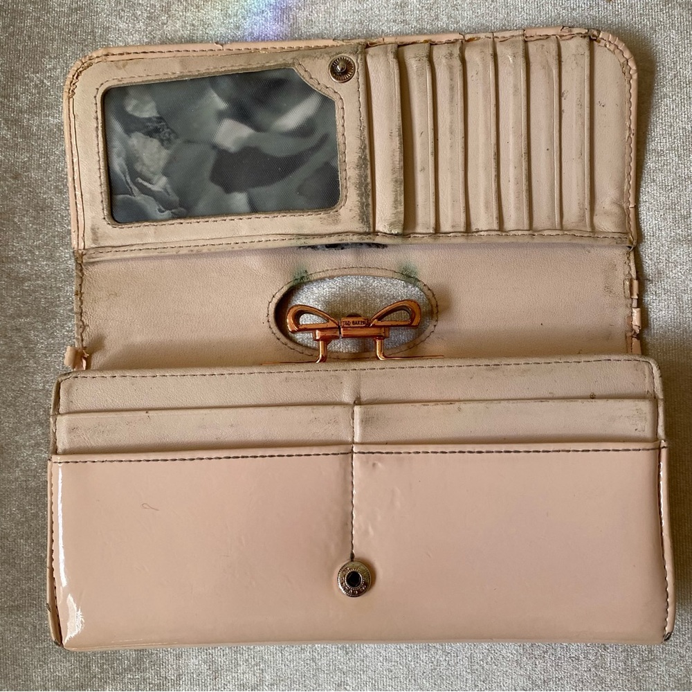 TED BAKER Checkbook Wallet with Box & Receipt - Picture 3 of 13